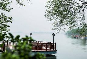 梅園碼頭翻新改造 梅園碼頭翻新改造